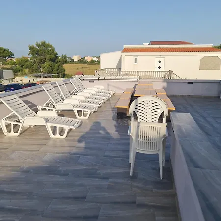 Apartament Tina *