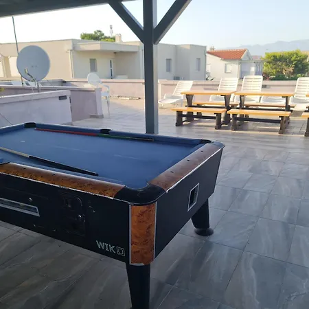Tina Apartment Vir