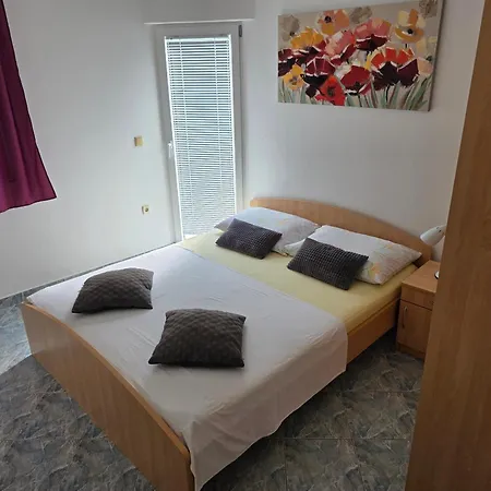 Apartment Tina Vir