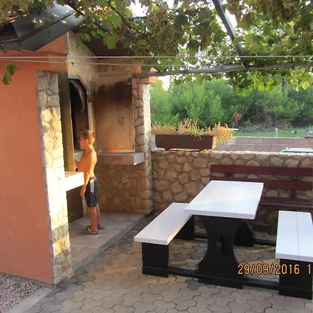 Apartament Tina *