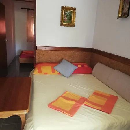 Tina Apartment Vir