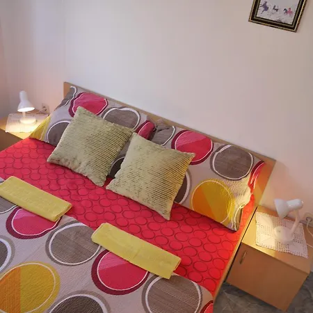 Tina Apartment Vir