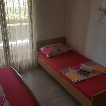 Tina Apartment Vir